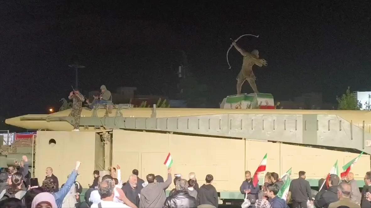 大战一触即发，伊朗已然吹响最终战斗号角！
德黑兰举行大规模导弹巡游，伊朗革命卫队