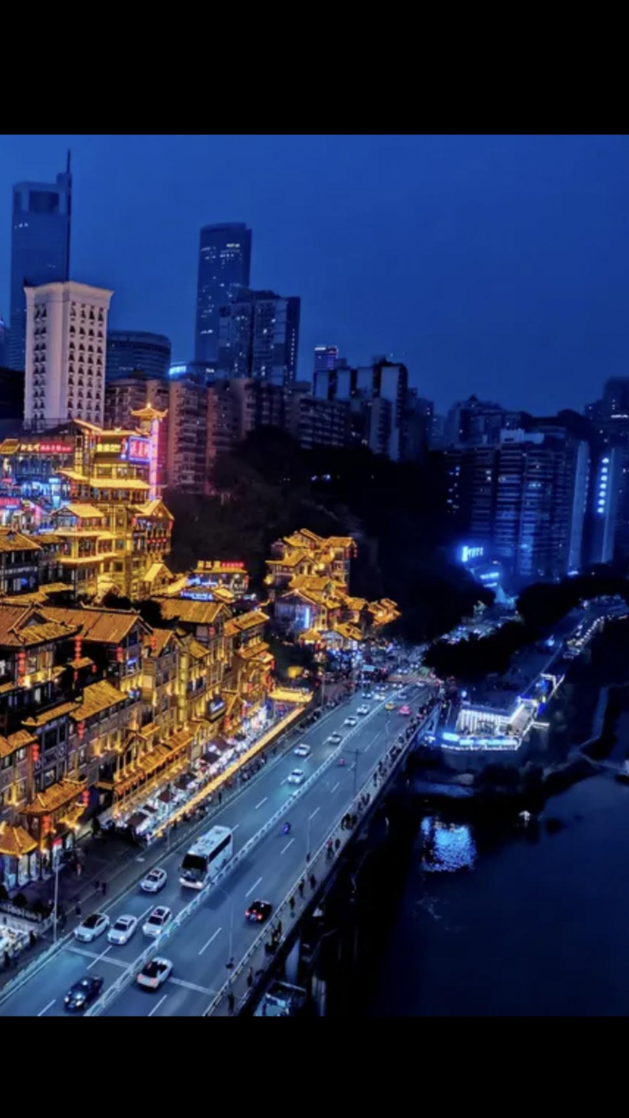 对于小马科斯家族的贪腐传闻，真是让人一言难尽。老马科斯时期就劣迹斑斑，他从议员时