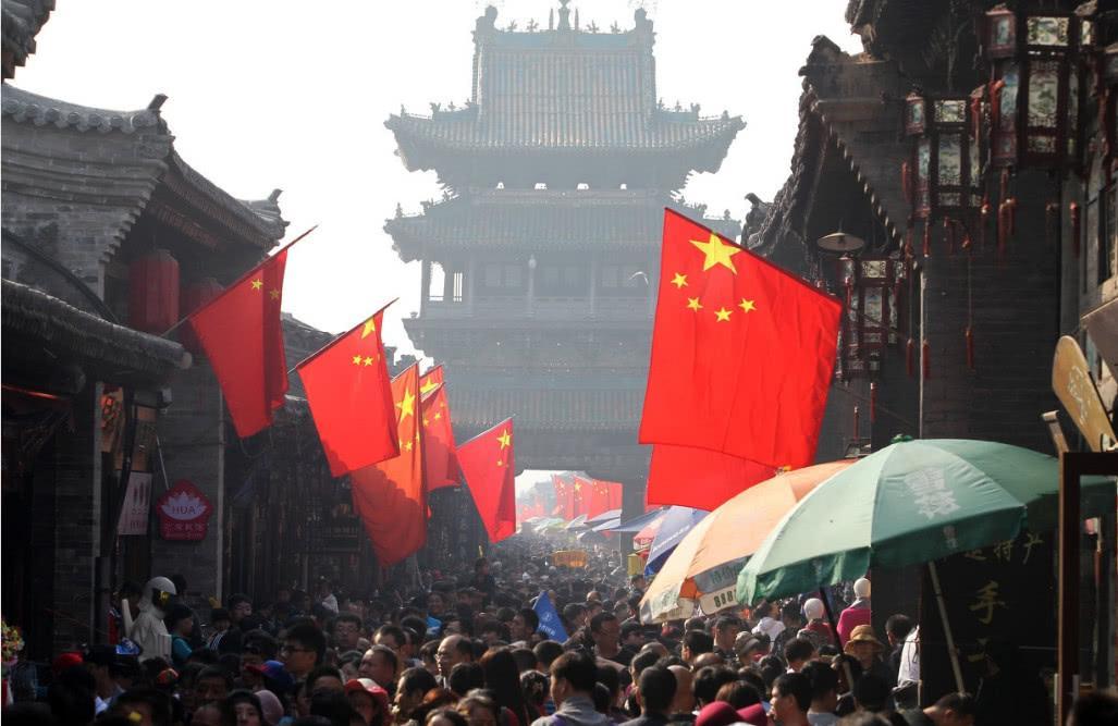 24亿人次流动！这个假期的“人从众”，藏着国泰民安的烟火气与中国力量！

   