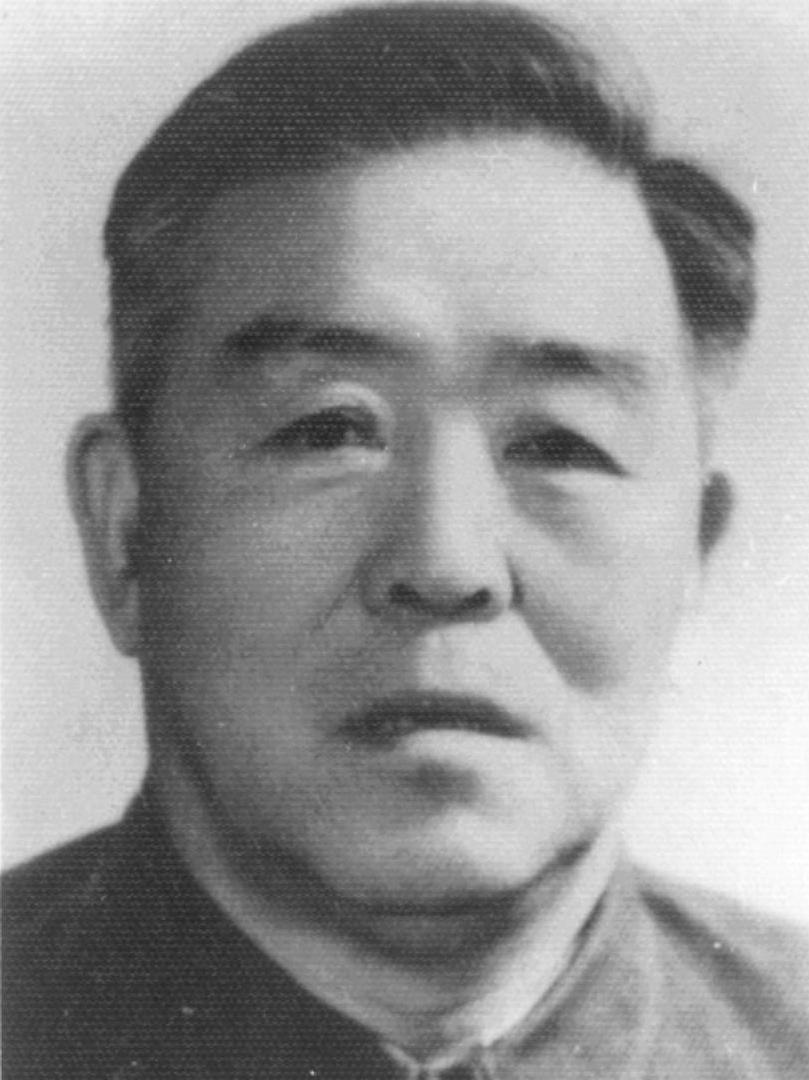 他给延安送了13万两黄金，手下几十万大军，建国后却当了个小处长，蒙冤38年才得清