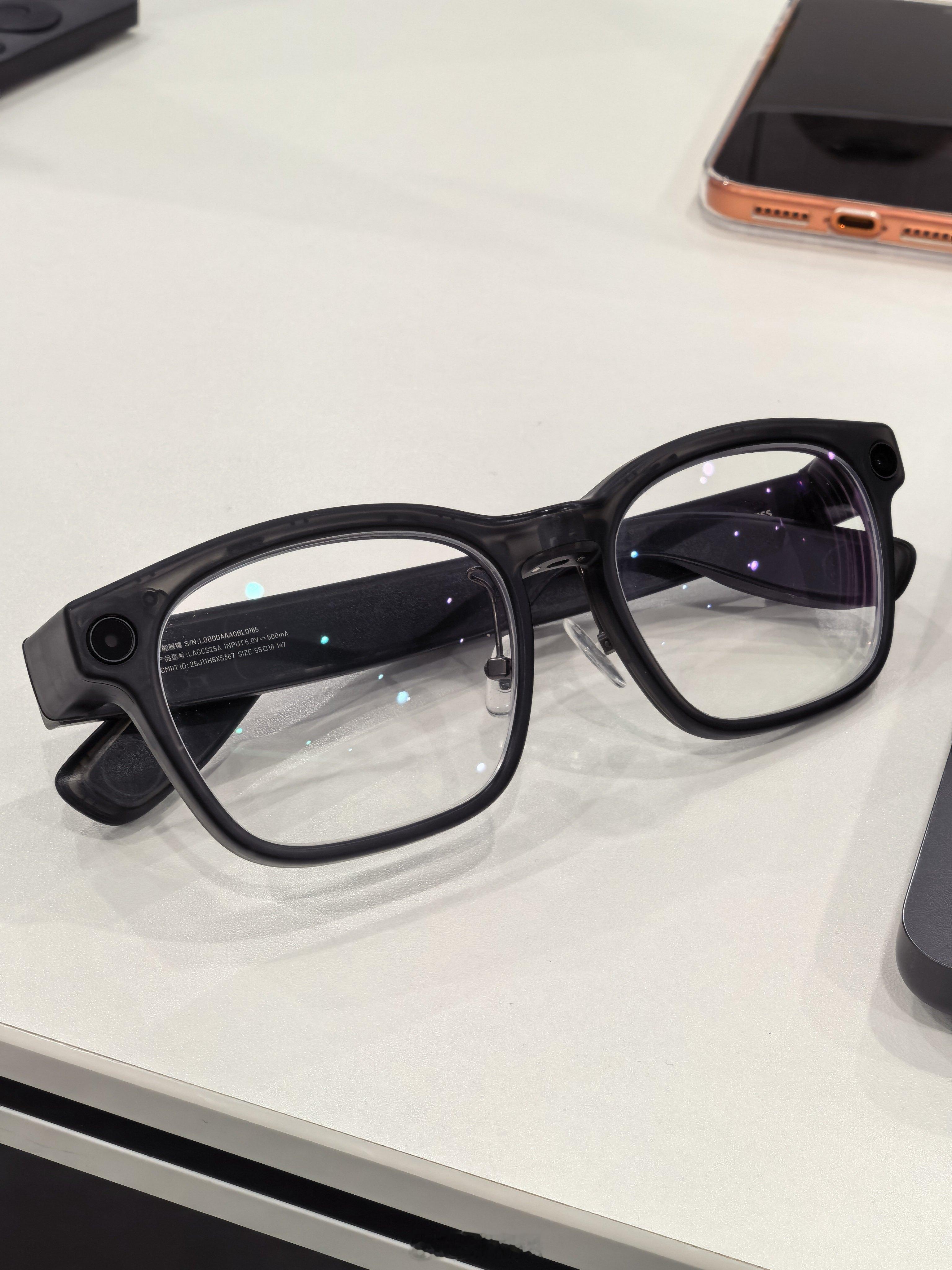 两个月前买它的时候，我是压根没想到这眼镜居然能被炒到3000+