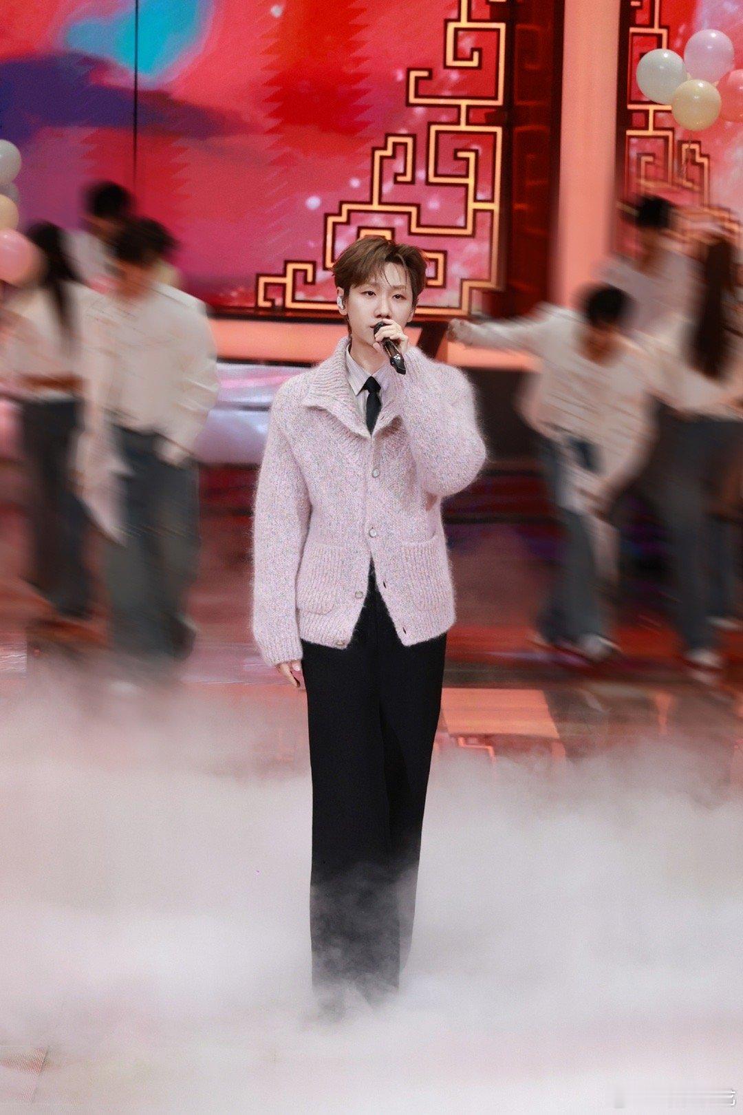 汪苏泷给辽宁春晚开了个甜头汪苏泷好甜 糖分超标预警！汪苏泷好甜 不是说说而已，舞