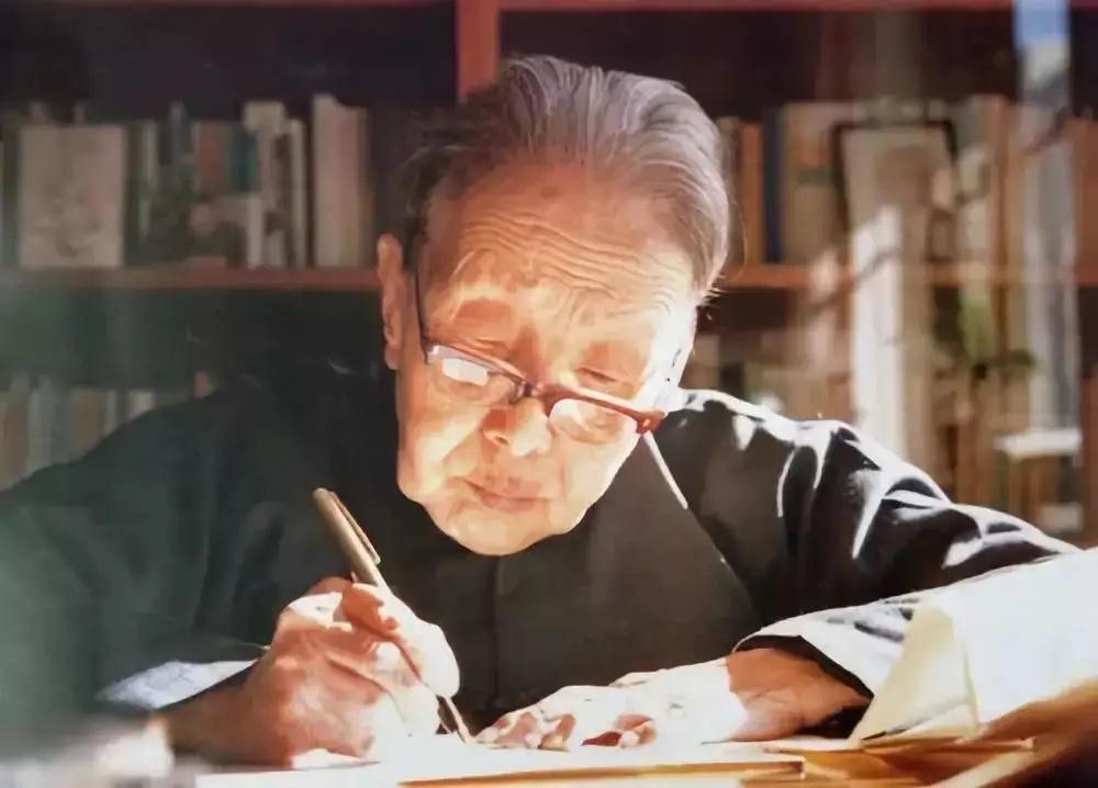 非常有道理的一段话：“当你的孩子主动给你买衣服、买吃的，或者主动给你发红包，不管