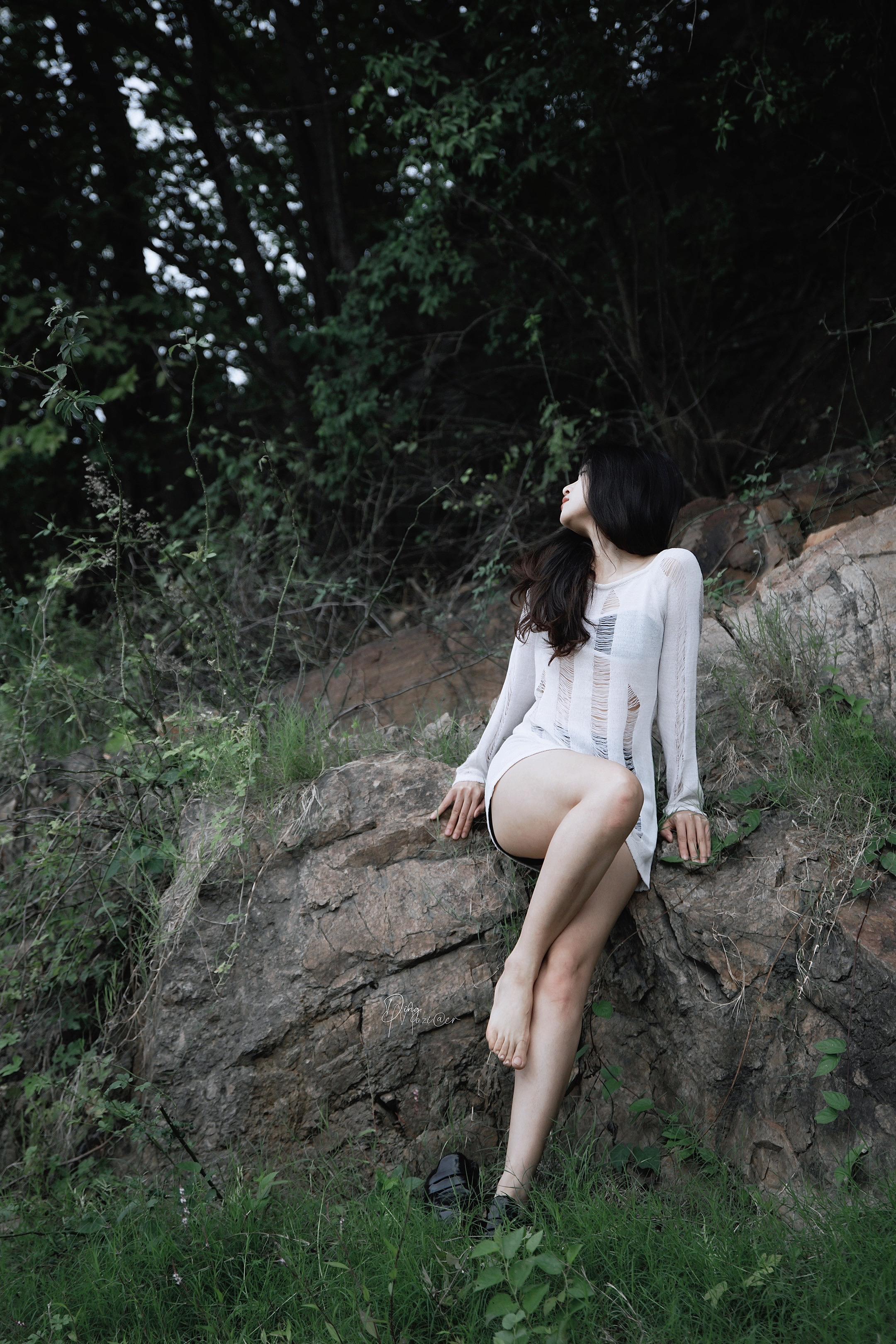 御姐的慵懒｜感受旷野的气息。《户外慵懒写真》 在大自然里自由的呼吸～ ...