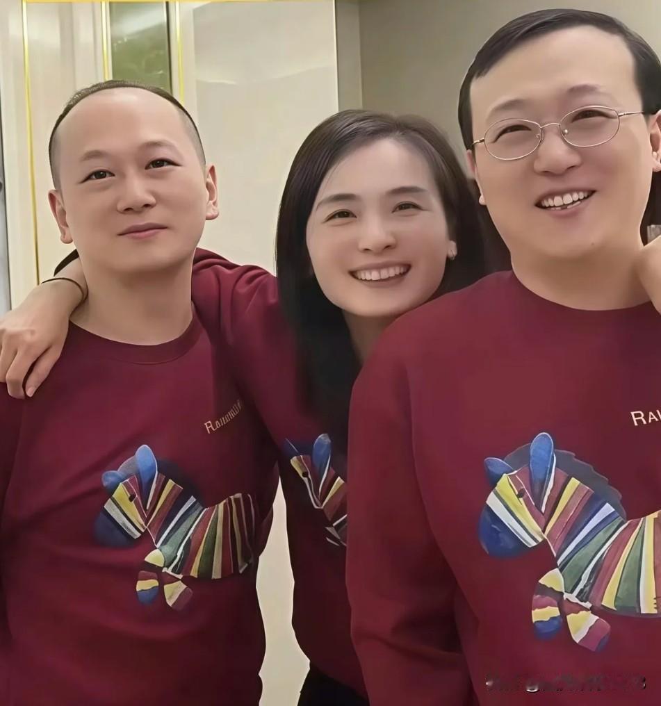 瑾夕在莆田家里面是最放松的。毕竟是从小一起长大的，和家里面的人在一起很轻松。两个