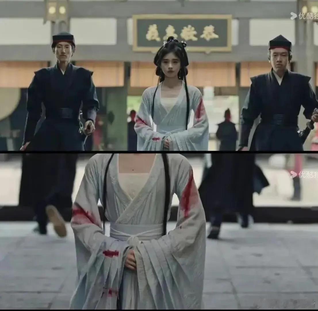 鞠婧祎的戏服是不是被打出血了？衣服都给打出血了这衣服得多疼啊！！！ ​​​