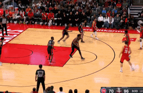 火箭8分30秒狂轰40-15高潮，99-70领先活塞29分！
北京时间1月2日，