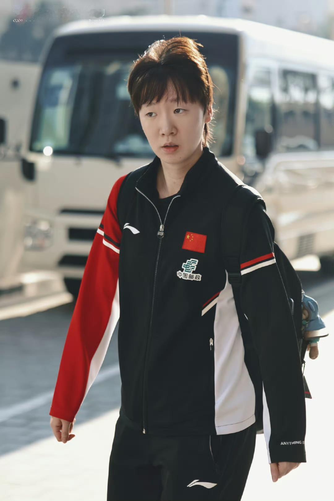 WTT多哈冠军赛，王曼昱今日上训。当地时间早上八点半，曼昱就出发去场馆了！带着刚