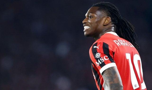 【莱奥受伤】莱奥今天（3月20号）没有参加球队合练，将无缘vs都灵比赛大名单，原