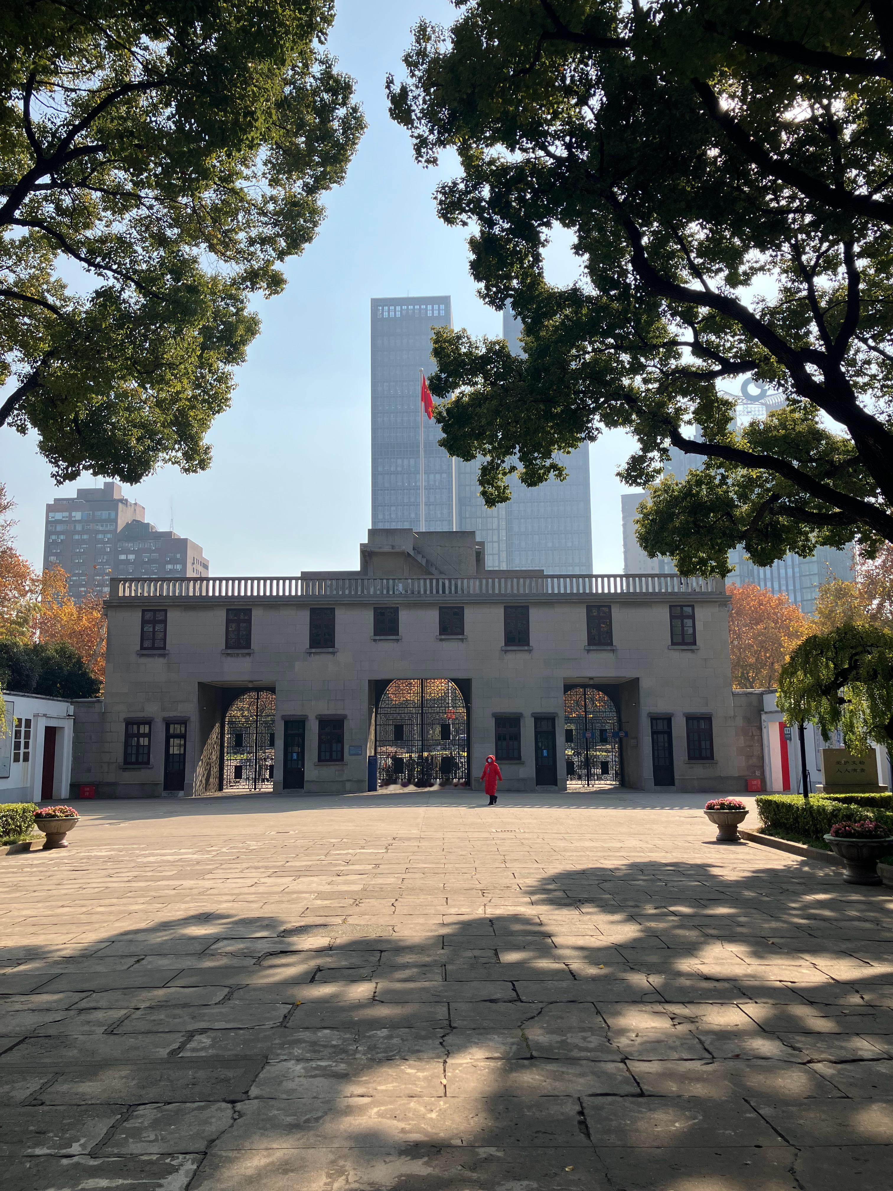 感受一下历史的气息。 