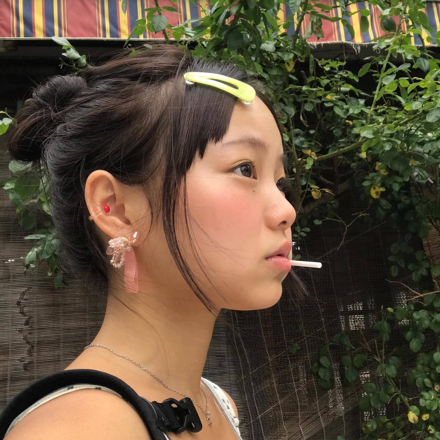 她好可爱喔！像动漫里跑出来的小人儿 ​​​