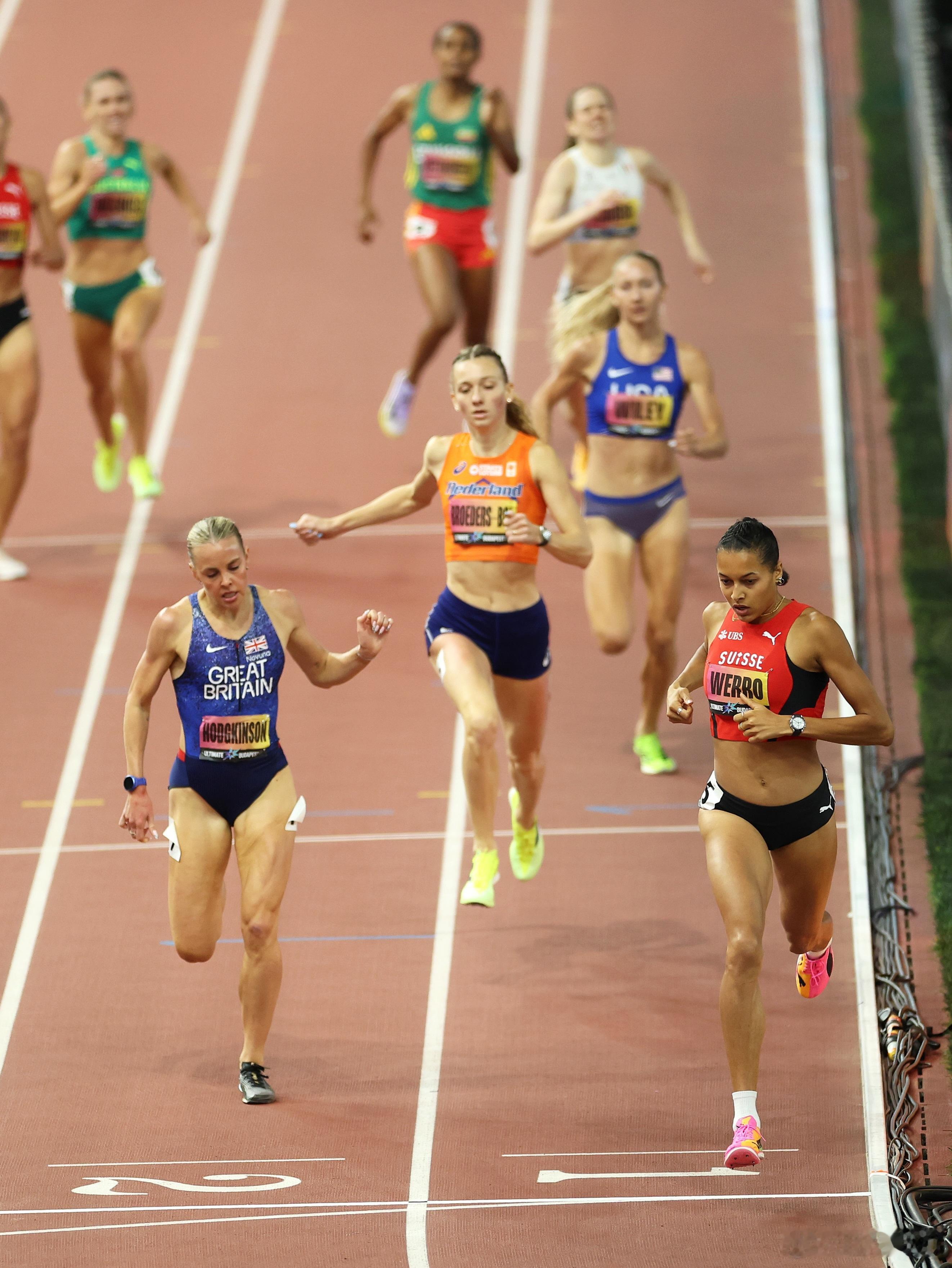 😃又是她笑到最后世界田径终极锦标赛 女子800米决赛，🇨🇭维罗在与🇬🇧