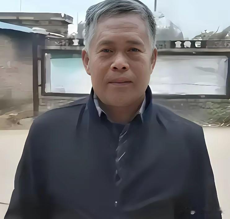 湖南一男子丧偶后看上了一个女人，可这女人不简单 ，带着带着3个女儿嫁过去。哪料，