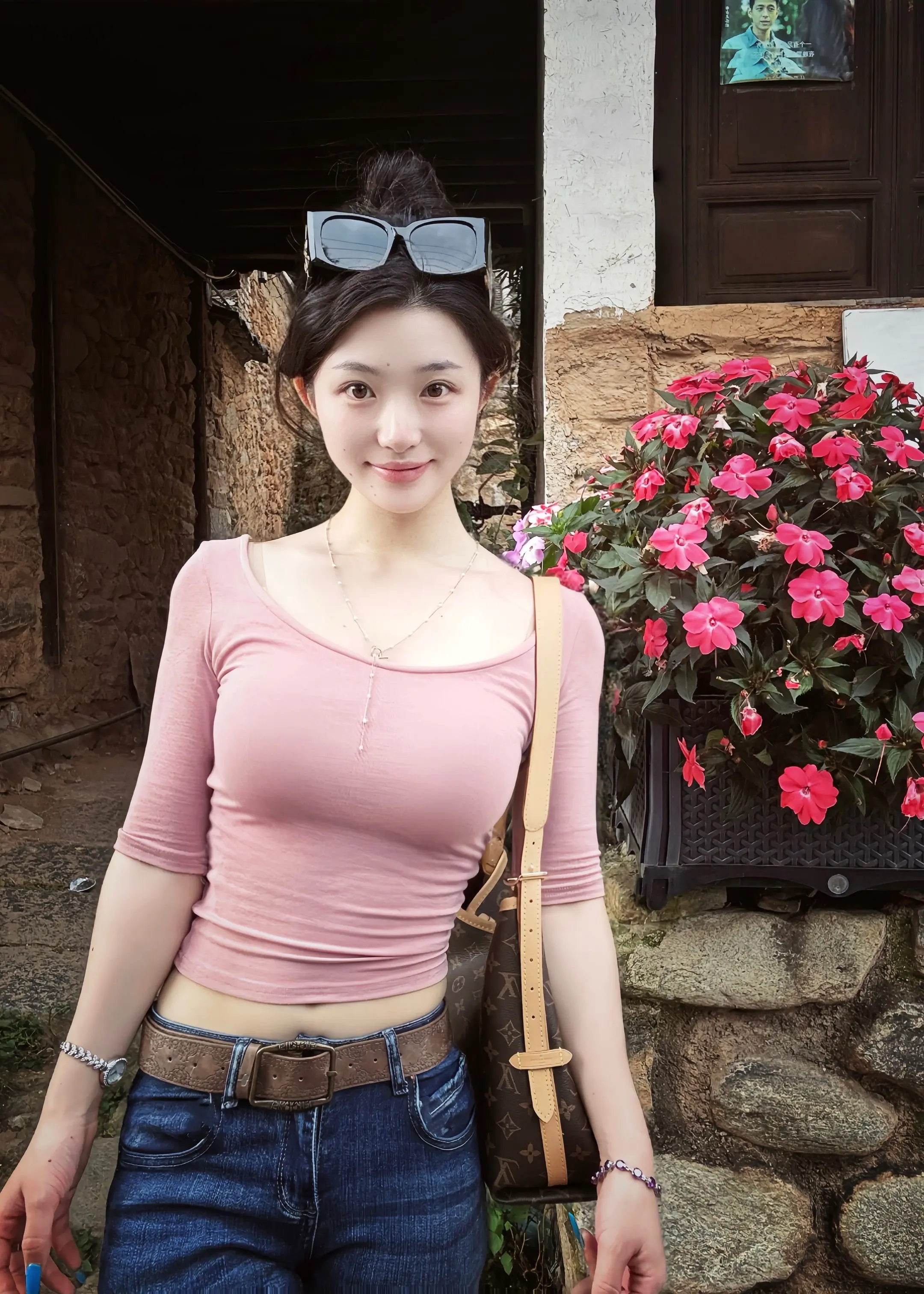 在喜欢的状态里生活，做自己，生活不在于富足，而在知足，活的轻松些吧。