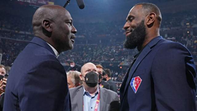 112名球员评NBA历史最佳：詹姆斯43.8%超越乔丹41.1%，科比第三