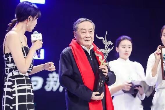 宗庆后未在汇丰银行为三位子女设信托不是没有，是目前未生效。当信托金额为21亿美元