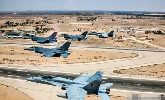 伊朗30多轮的反击行动中，有一个很奇怪的现象：坚持每轮都打美军基地，炸那些人去楼