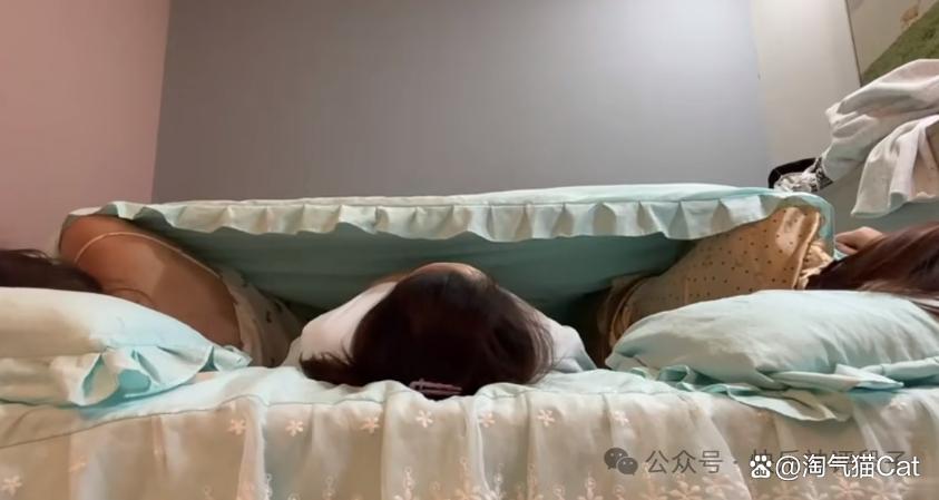 她两放的屁成为了你唯一的温暖 