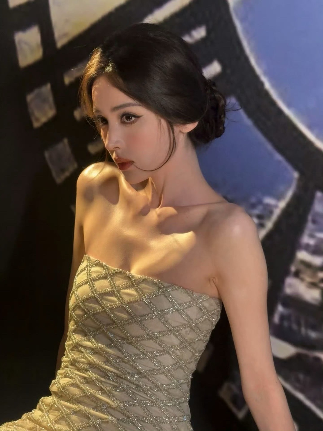 娜扎像是一条发光的美人鱼娜扎真的生图比精修更美！好美一张脸！ ​​​