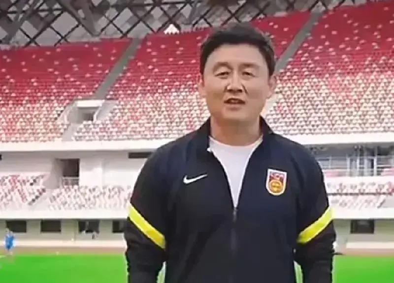 6月8日，面对此前的冷嘲热讽，“无证教练”董路正式公开回应孙继海。他豪言愿承担球