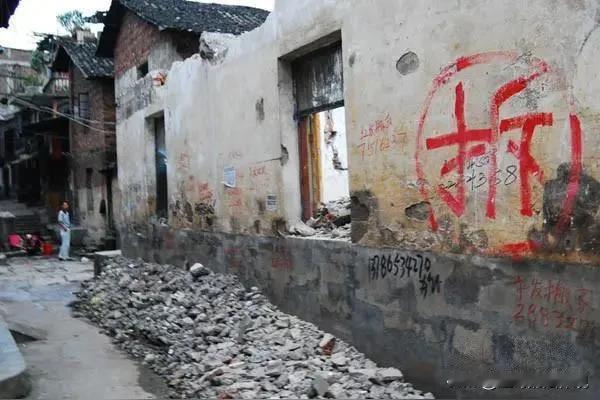 连亲戚都不放过！湖北钟祥，男子游手好闲，嘴里没一句实话。他想搞点钱花，谎称亲戚家