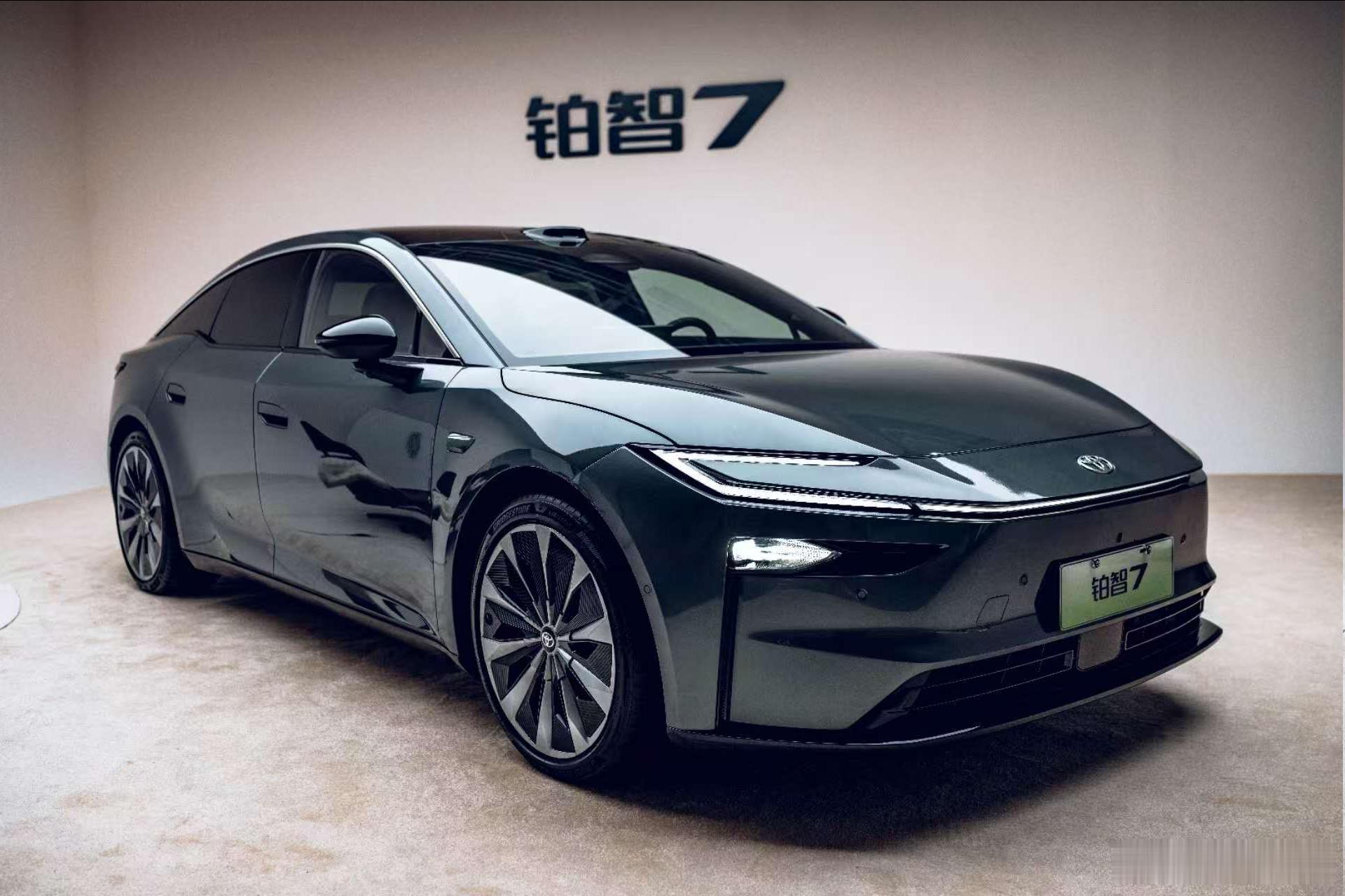 广汽丰田第1000万台量产车下线广汽丰田第1000万台量产车下线了！说实话，能把