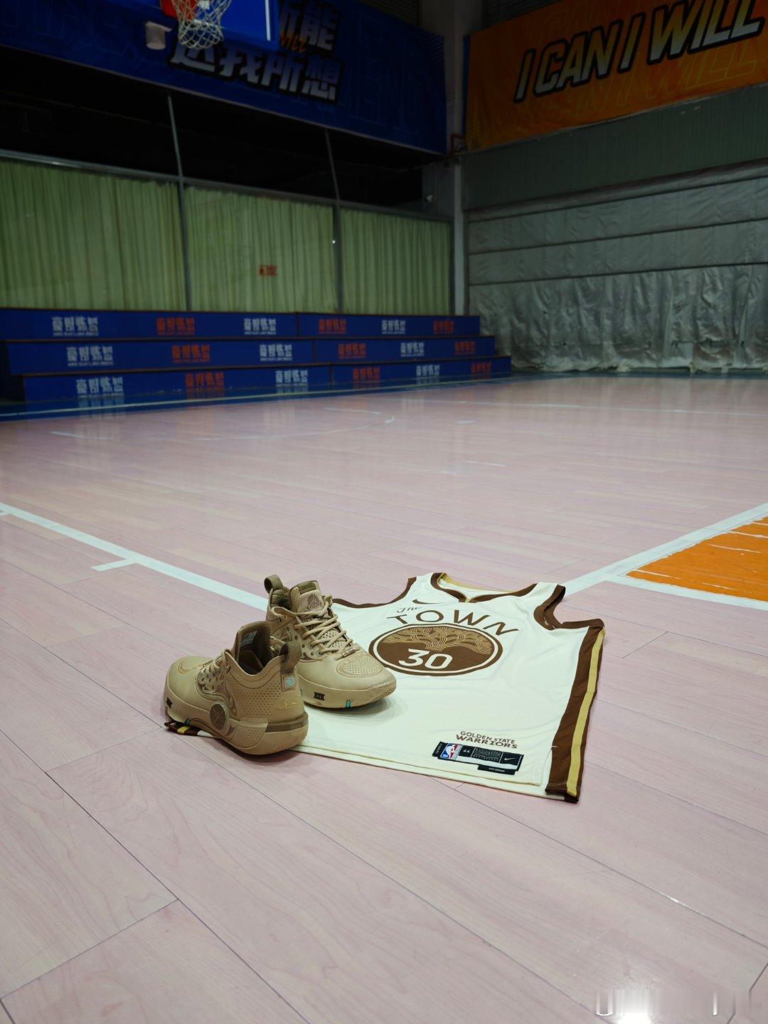 从广州，到金州…为啥都穿宁子gor～直到世界的尽头 广州