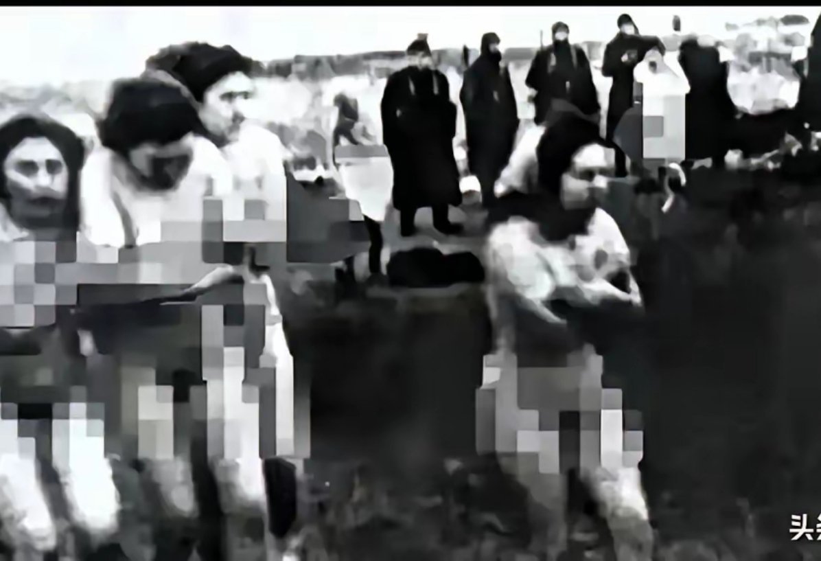 16师团山田联队拍的，那个被40多头野兽糟蹋后的姑娘，软得像泥一样瘫在椅子上。