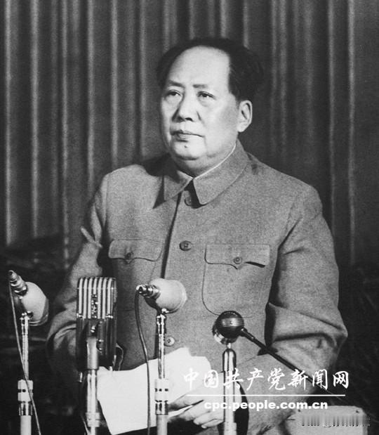 历史上今天：

1956年8月30日，毛泽东在中共八大预备会议上提出了著名的“球