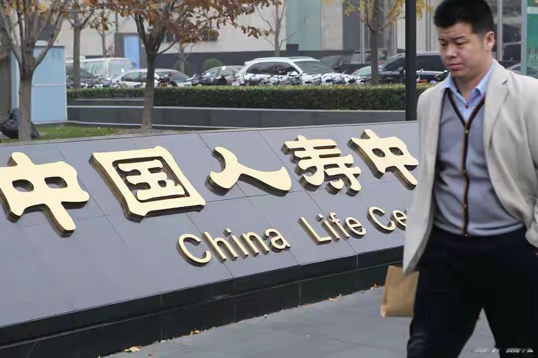 三十年前约定年缴4055元，60岁后按月领50万元，白纸黑字，是履行了30年，是
