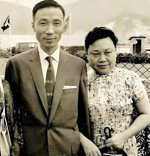 邵逸夫是个谜！他每年向国内捐1亿港币，2014年邵逸夫去世，他死后200多亿财产