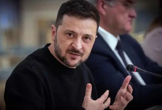 距离圣诞节没剩几天，俄乌战场上的硝烟似乎也跟着多了几分让人揪心的意味，就在这时，