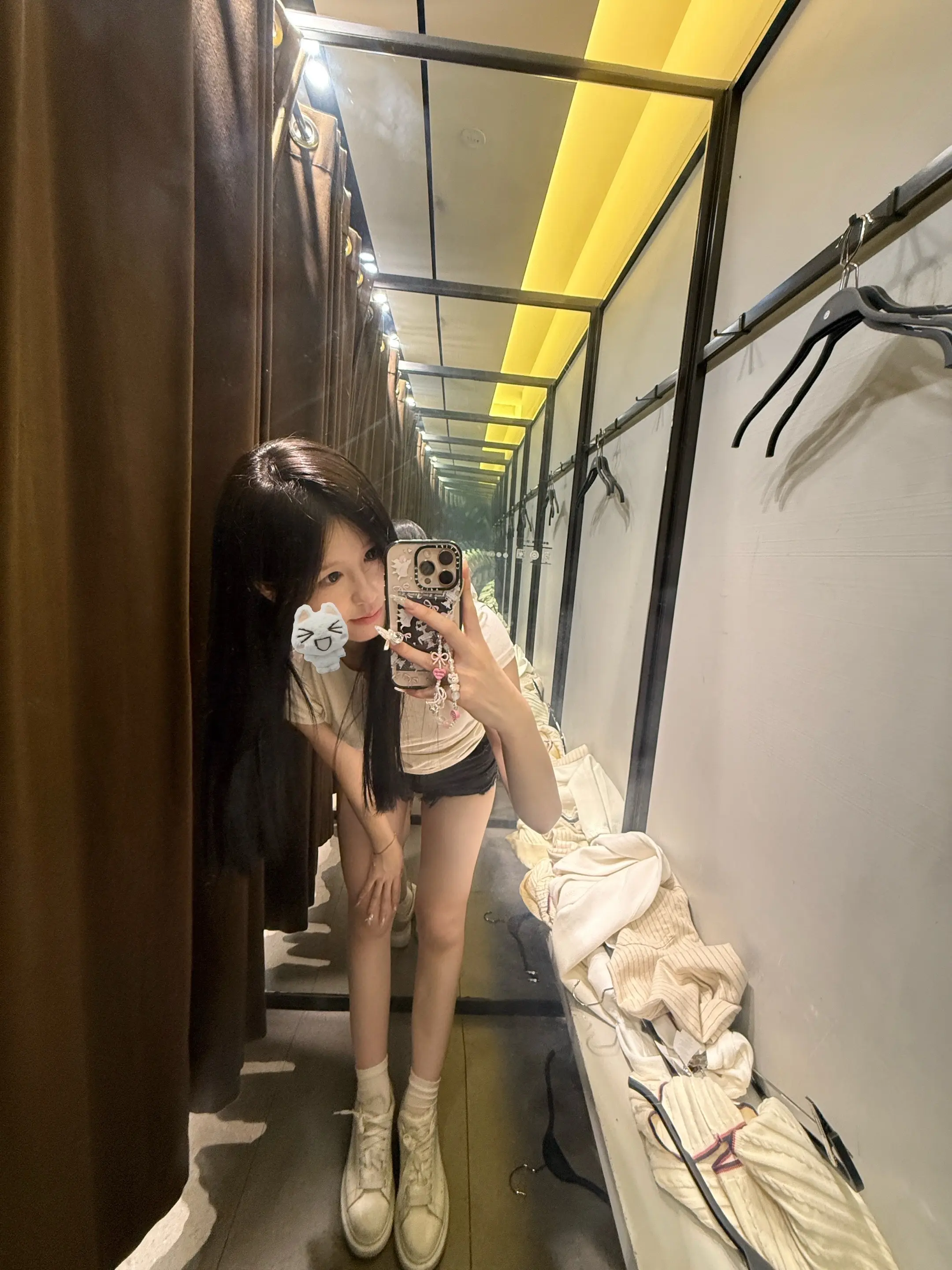 她不是识人不清 被爱包围的她 天真的以为每个人都如她一样善良真诚