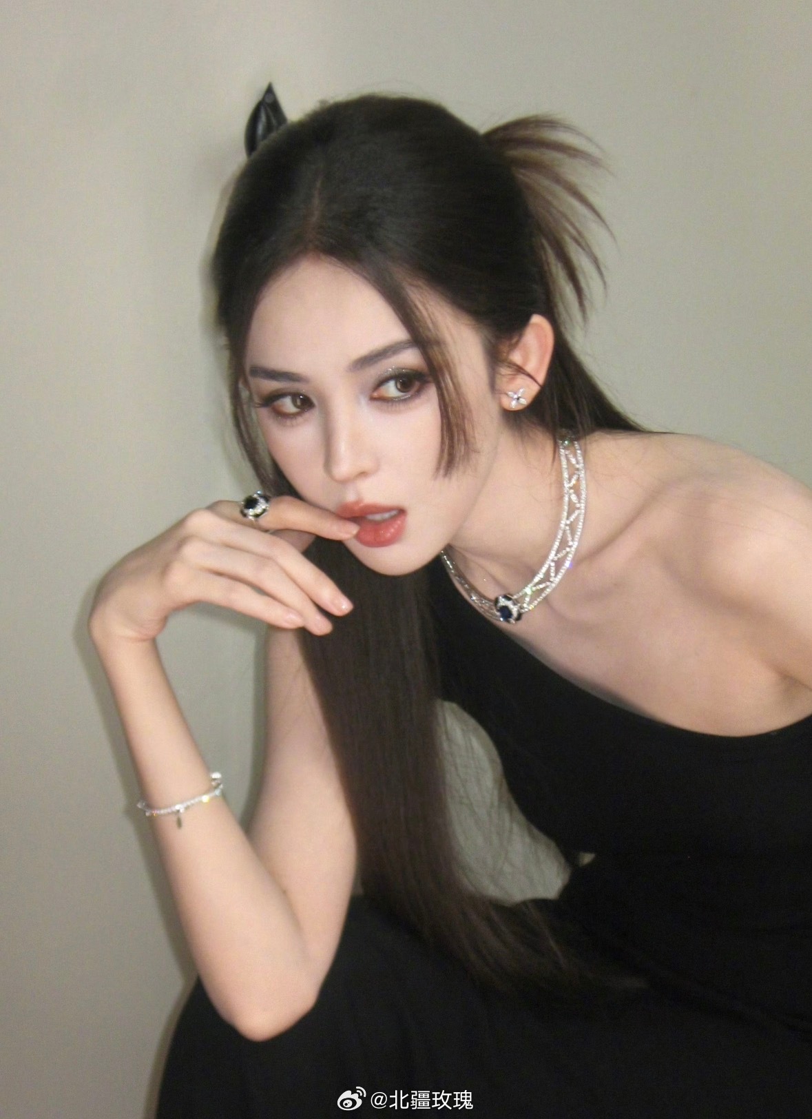 握草，老公这么帅你啥意思吧 