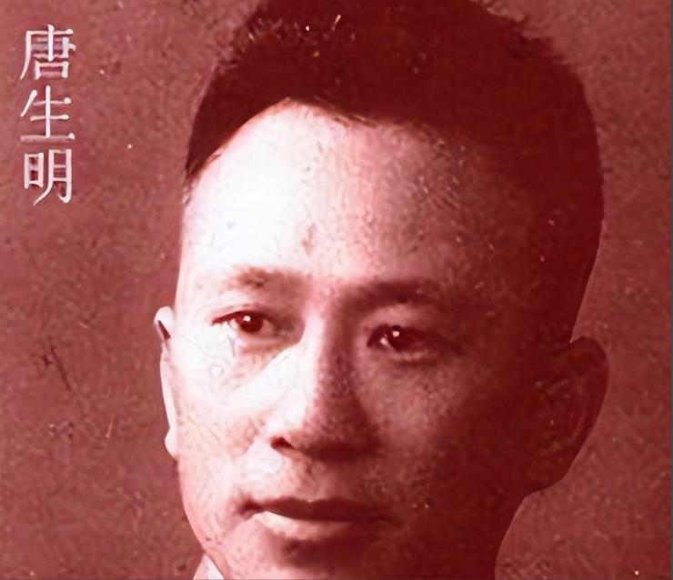 1934年上海，唐生明理发的过程中随手掐了下修甲女工的脸颊，却因此被店家讹500