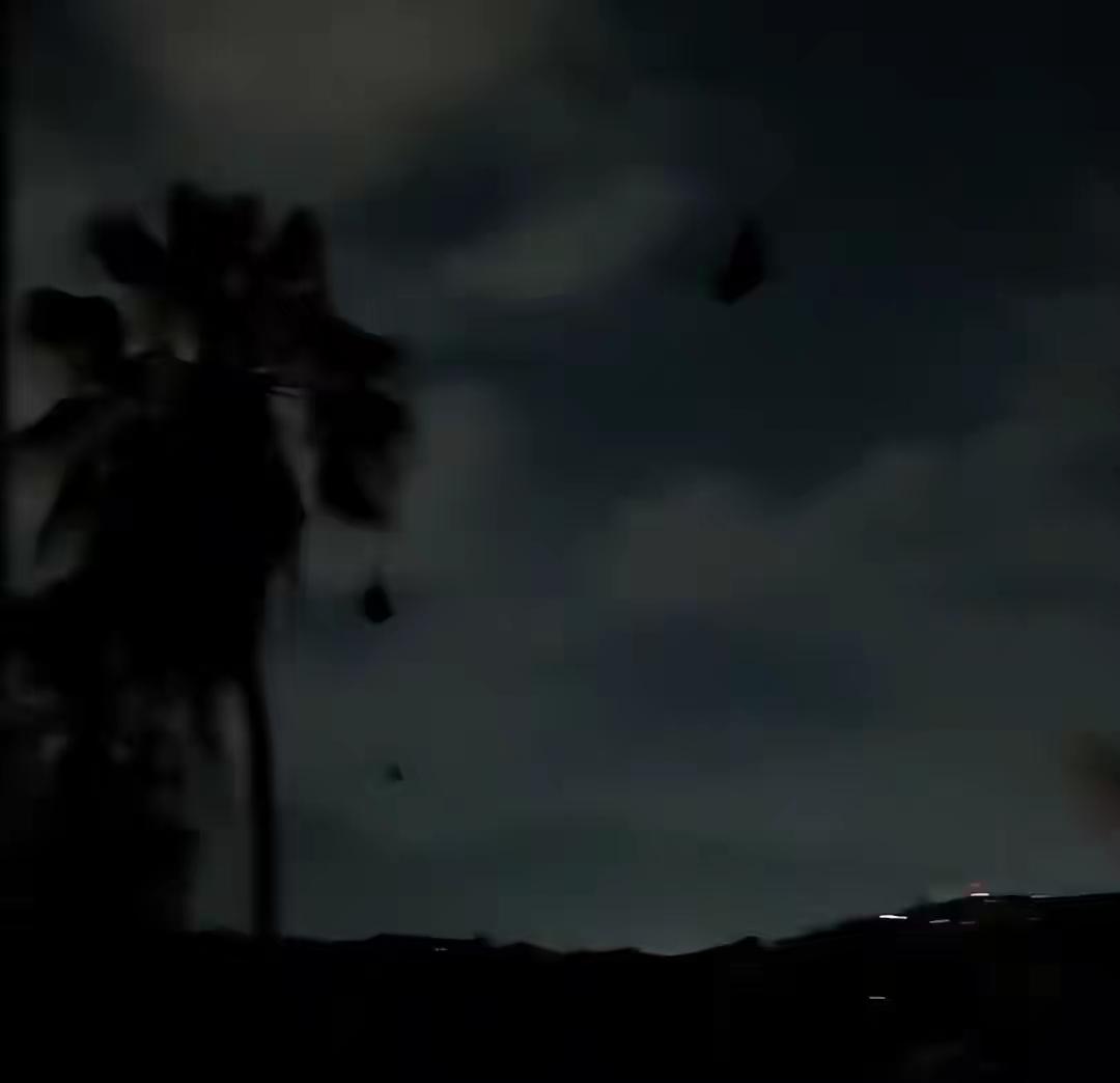 巨响撕裂加拉加斯！美军特战直升机直扑委首都 关键军事设施遇袭 局势一触即发
 