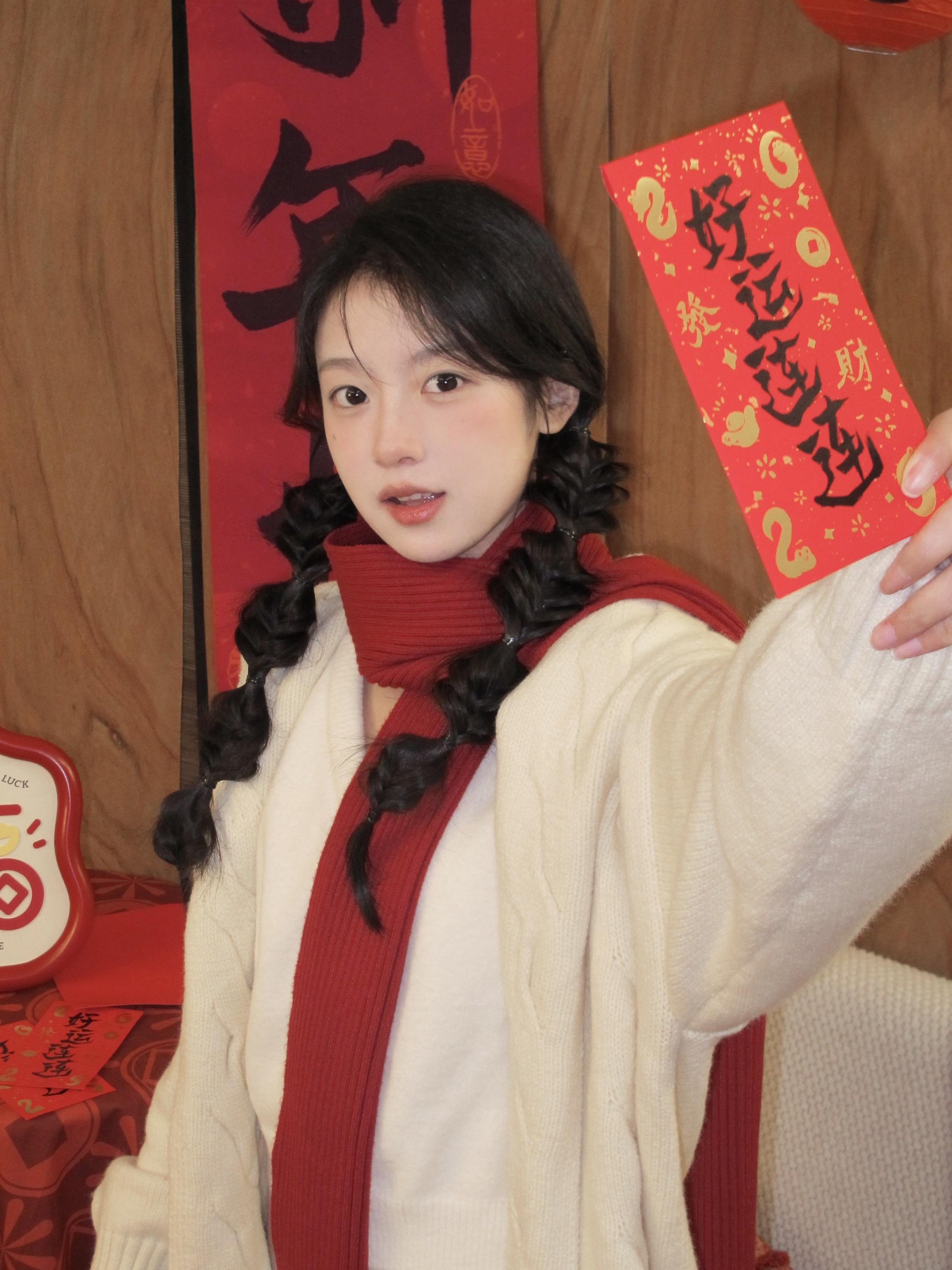 预制新年照。