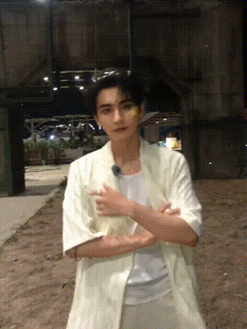 沈月陈鑫海贺峻霖合照三厨狂喜现场！看完桃花坞彻底被陈鑫海圈粉，搭配沈月和贺峻霖两