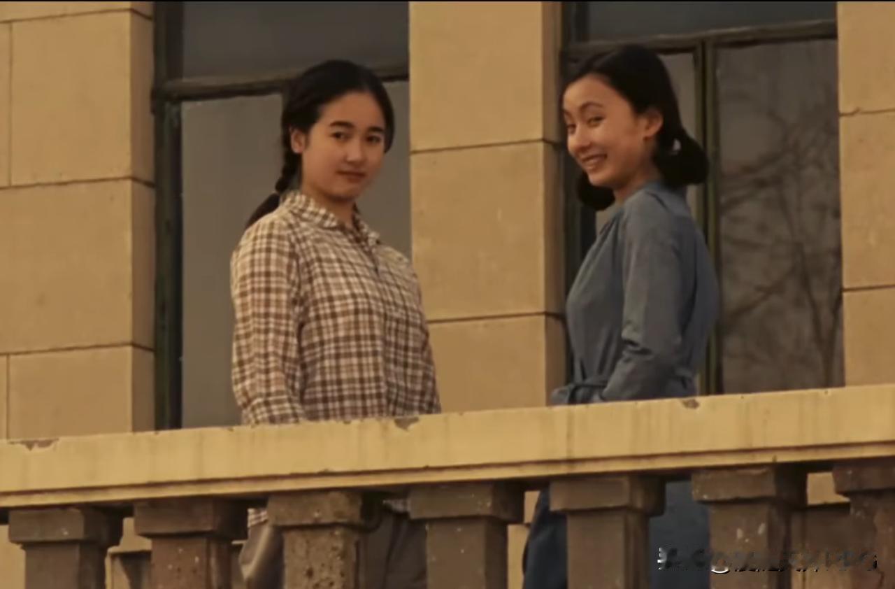 左大美女的处女作。
       16岁刚从国家队退役，跟父亲去电影玩，就被姜文