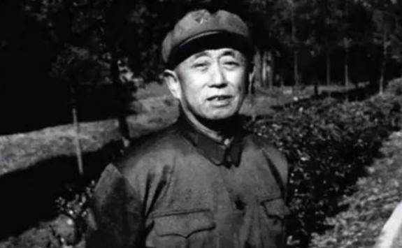 1979年，一代名将郑维山最终因为生活低头了，他给昔日领导人徐向前写了一封信，告