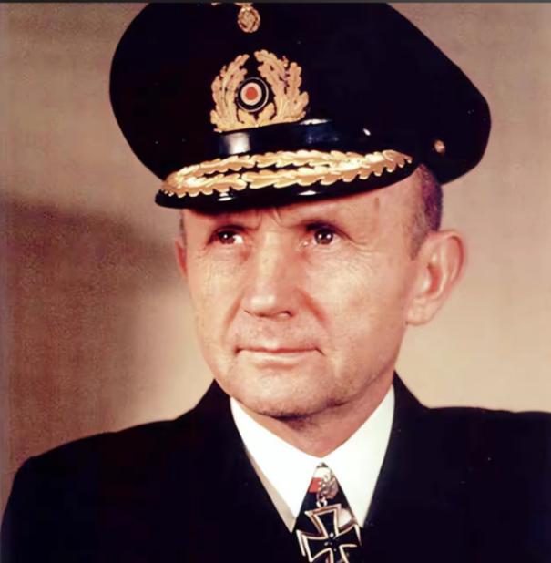 1945年4月30日深夜，几名武装党卫队军官来到刚刚接任德国元首的邓尼茨的办公大