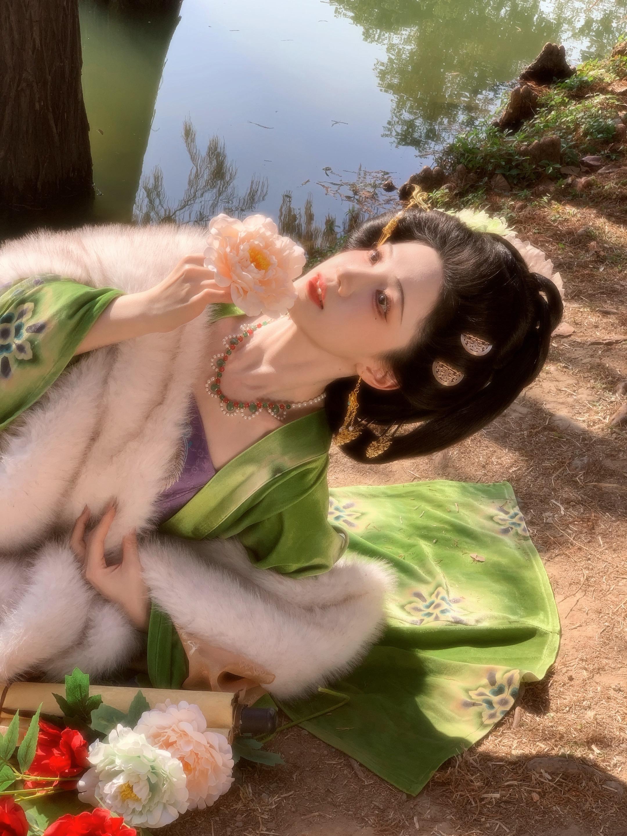 此花唤做美人面