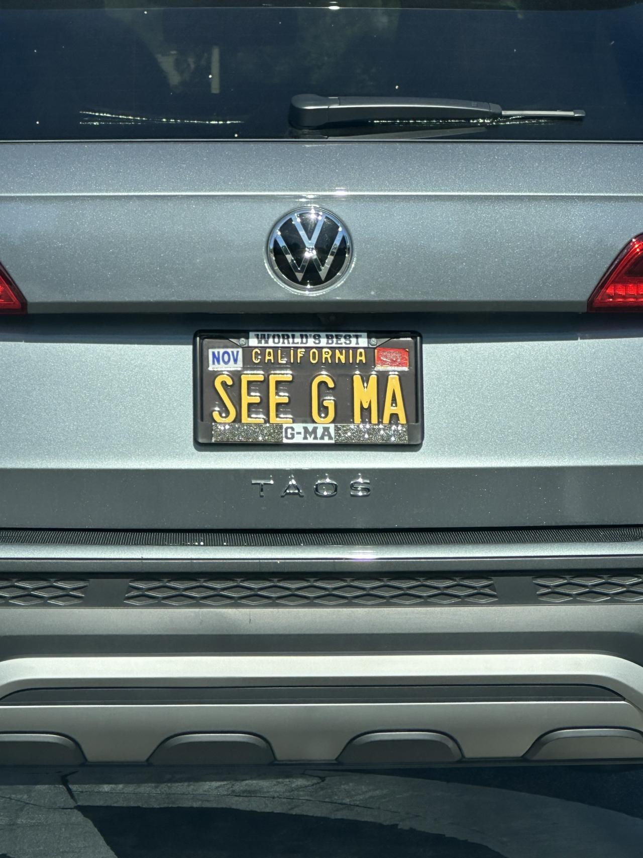 See Grandma？
加州车牌 汽车文化