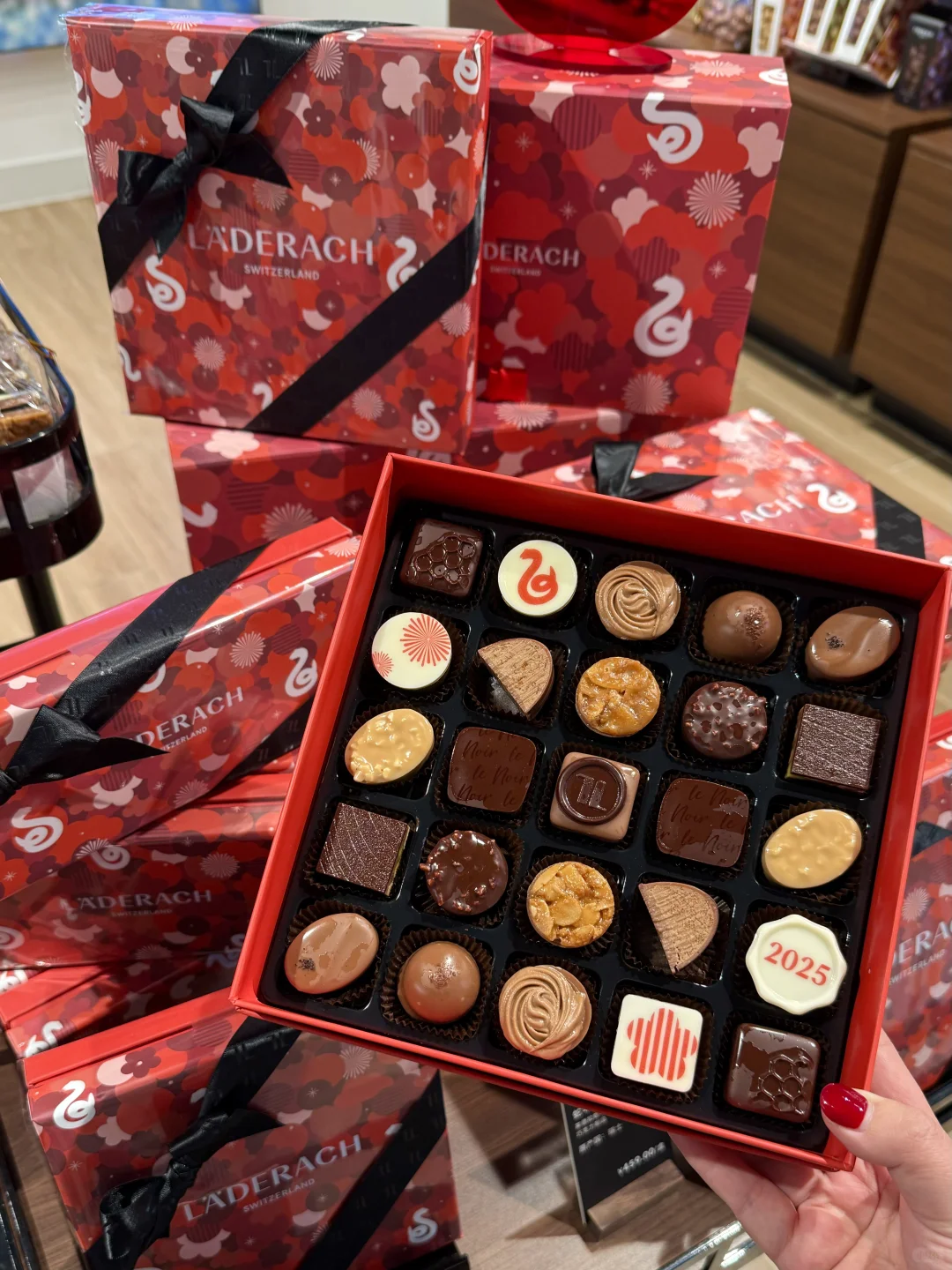 莱德拉新年巧克力🍫！2025甜蜜开启，nice～