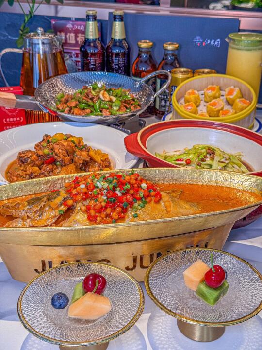 把浪漫刻进DNA！这家徽派餐厅让男友被我夸