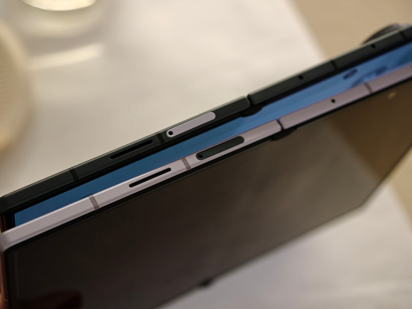 Galaxy Z Fold8、Z Fold8 Ultra，都是单实体SIM卡+e