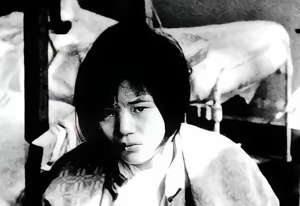 15岁运河姑娘智斗鬼子：“这里人多，咱们去水上！”
 
1937年，一个小姑娘落