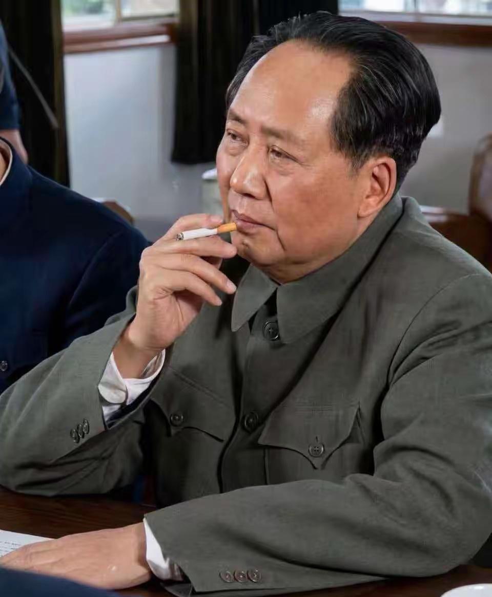 百年预言应验！毛主席早看透的人性规律，在乌克兰身上彻底成真
 
很多人看不懂乌克