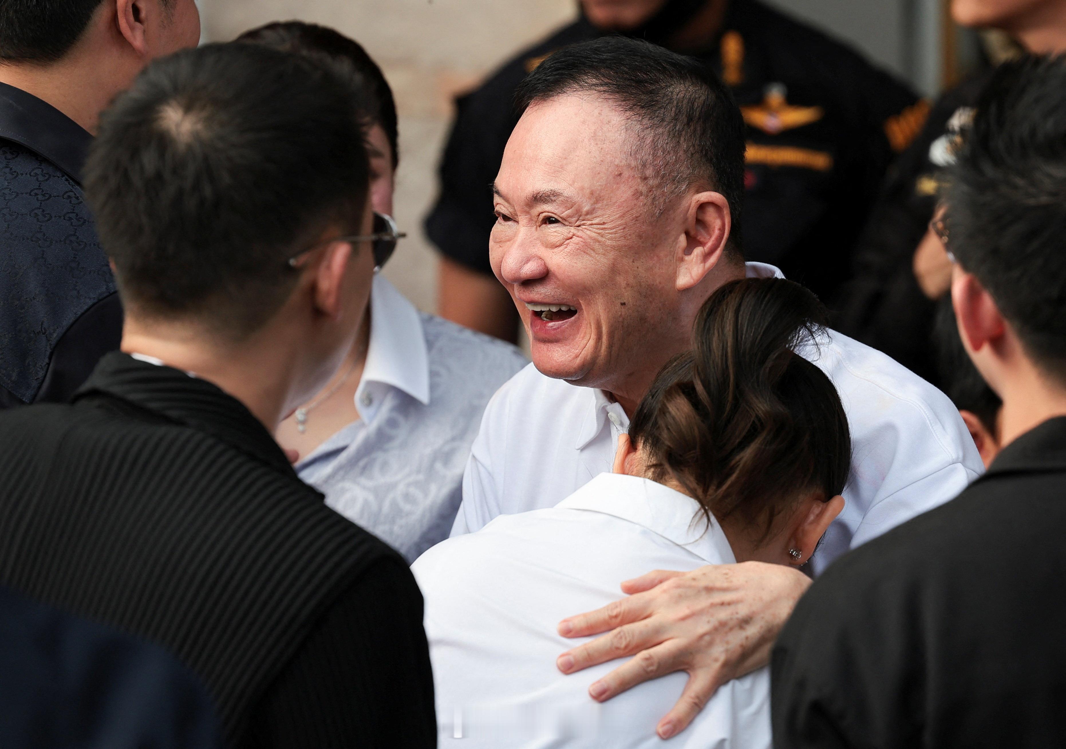 泰国前首相他信获释 泰国前总理他信·西那瓦（Thaksin Shinawatra