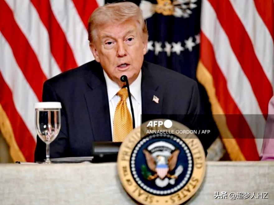 暴怒！
北约是“懦夫”，没有美国，北约就是“纸老虎”。
特朗普真是肺都要气炸了！